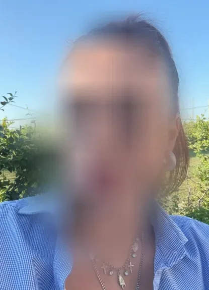 Amira, 28