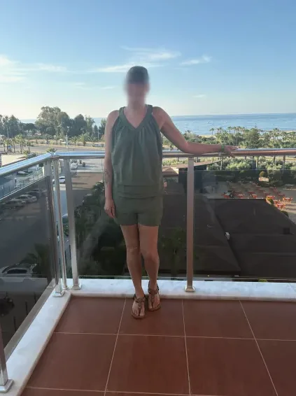 Julia, 38