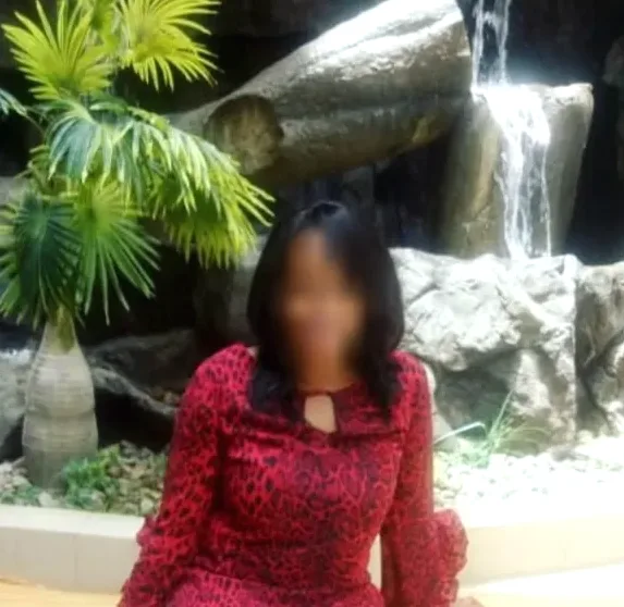 Lara, 30