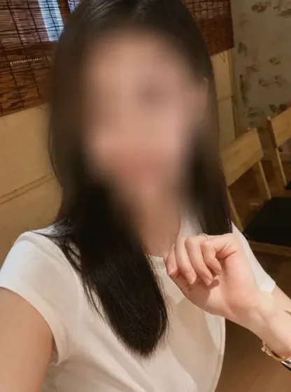 Laura, 35