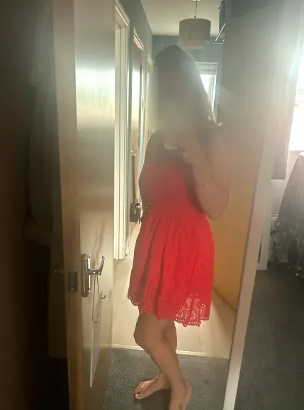 Lilly, 34