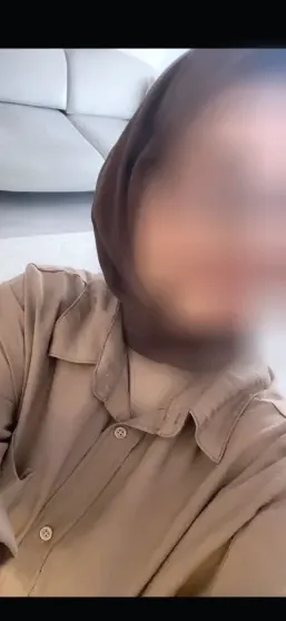 Lotta, 32