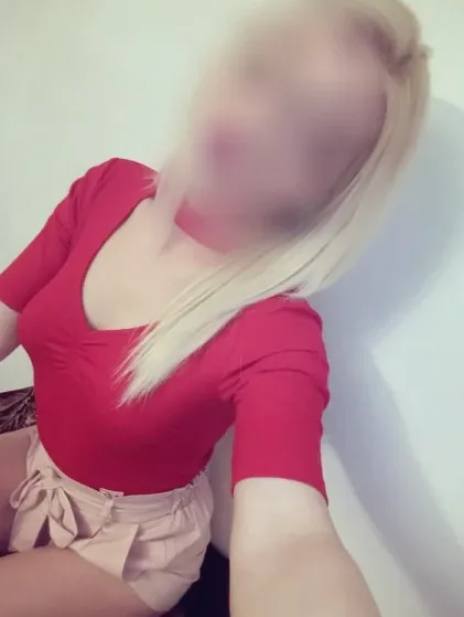 Neele, 34