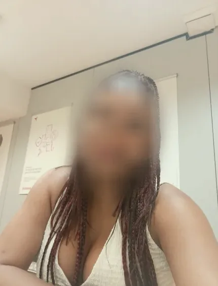 Nora, 40