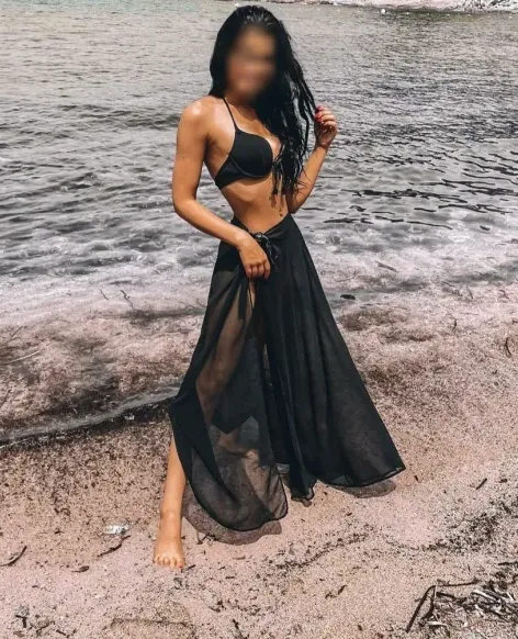 Pia, 35