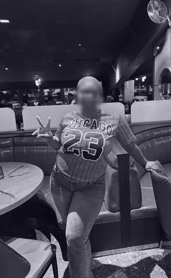 Sandra, 22