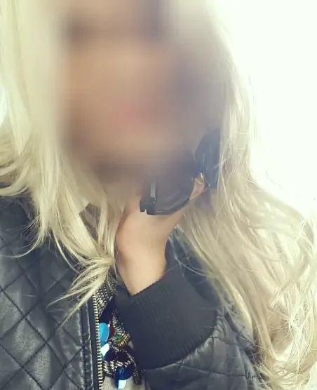 Saskia, 32