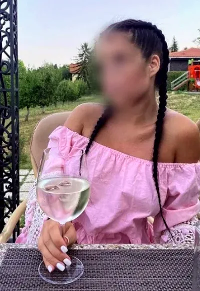 Sina, 30